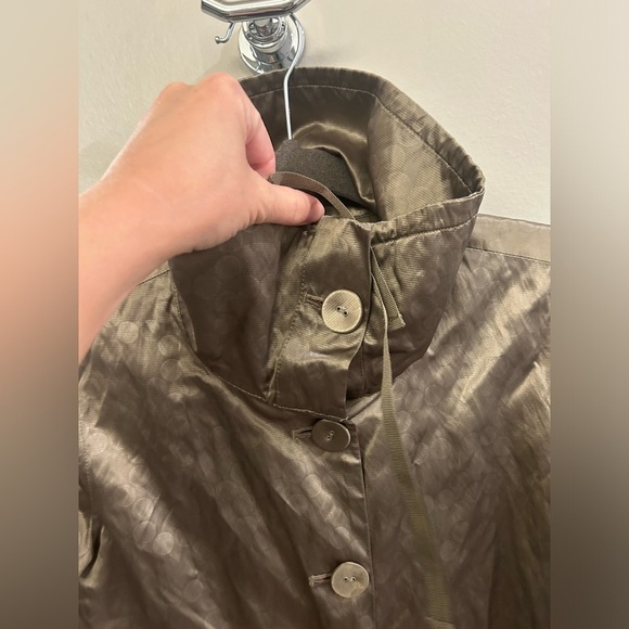 Chico’s Jacket 0 Gold Metallic Rain Coat Gold Dots Collared Buttons - Picture 8 of 10